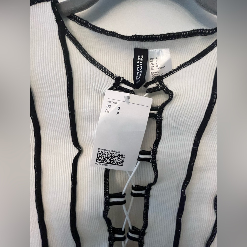 NWT H&M Ribbed Lace-Up Cotton Crop Top - White with Black Trim S - Picture 3 of 7